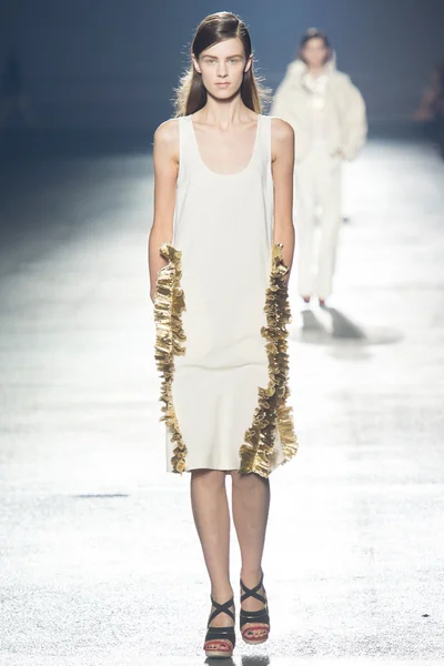 Look 1